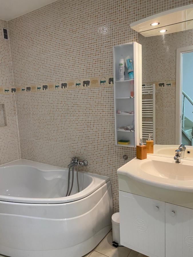 Vikarti Stay, A Lovely House With Incredible View Динант Екстериор снимка